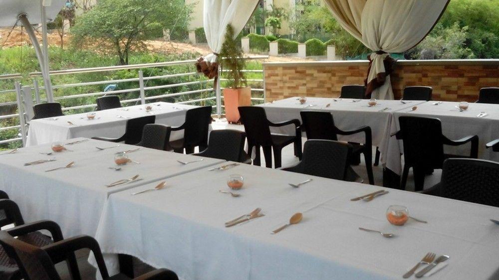 Ayenda 1501 Metropolitana Plaza Hotel บูการามังกา ภายนอก รูปภาพ