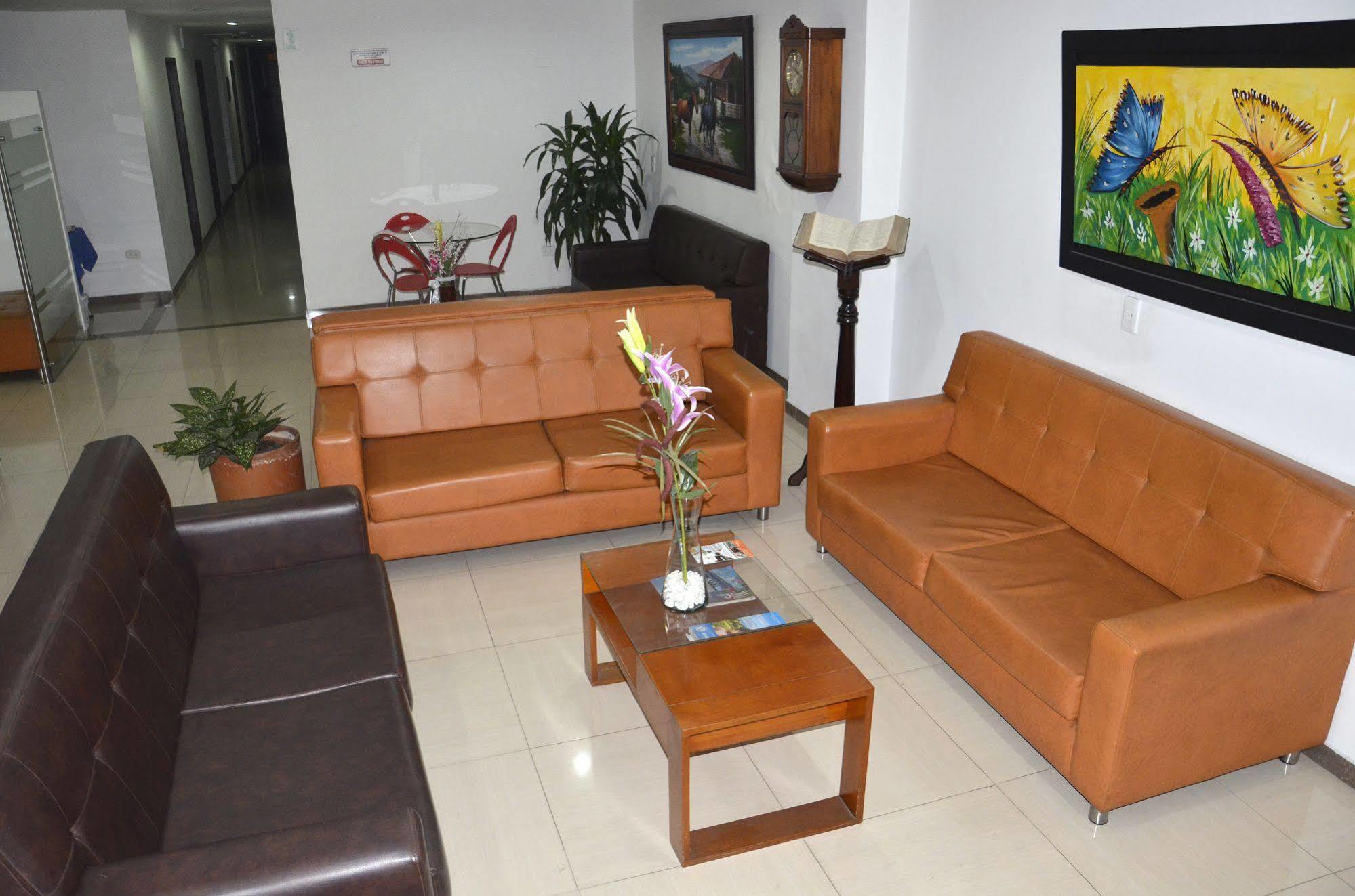Ayenda 1501 Metropolitana Plaza Hotel บูการามังกา ภายนอก รูปภาพ
