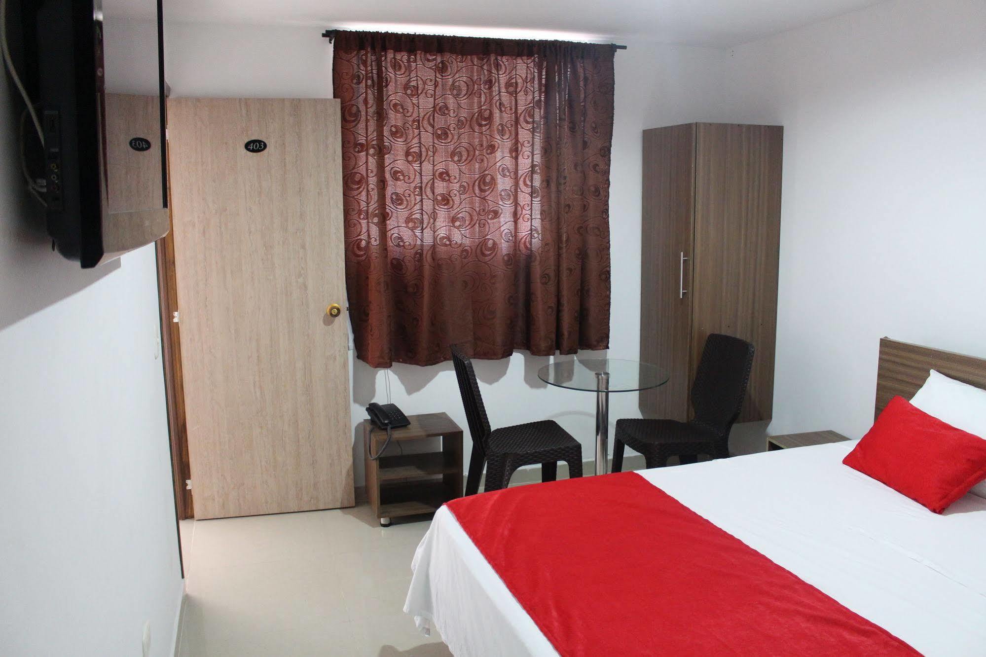 Ayenda 1501 Metropolitana Plaza Hotel บูการามังกา ภายนอก รูปภาพ