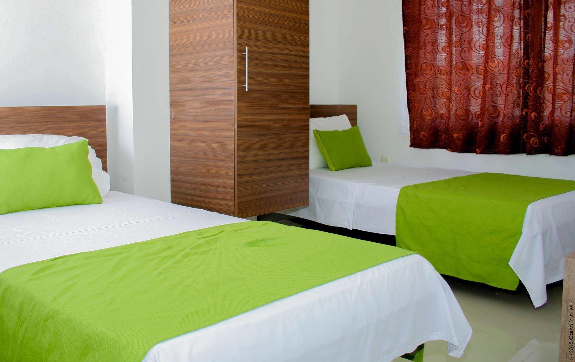 Ayenda 1501 Metropolitana Plaza Hotel บูการามังกา ภายนอก รูปภาพ