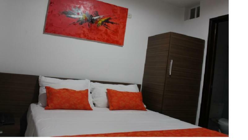 Ayenda 1501 Metropolitana Plaza Hotel บูการามังกา ภายนอก รูปภาพ