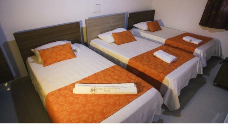 Ayenda 1501 Metropolitana Plaza Hotel บูการามังกา ภายนอก รูปภาพ